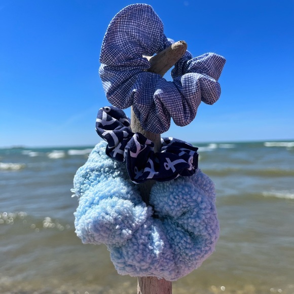 BUNDLE: 4 HANDMADE scrunchies & 1 HANDMADE headband for $27 (brand new)♥️🥰 - Picture 3 of 17